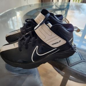 Nike Boys Mike Trout Baseball Cleats, Size 2